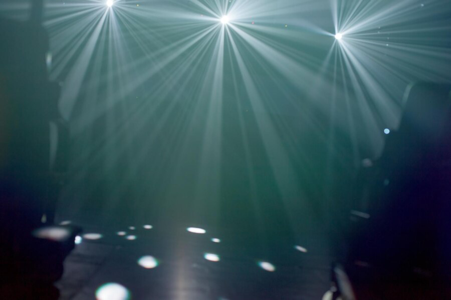 Shining a Spotlight on the Benefits of Party Light – RaveLight